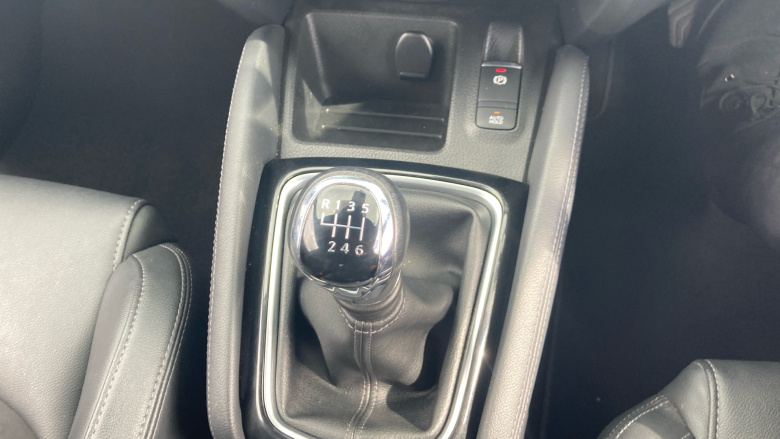 Nissan Qashqai 1.3 DiG-T N-Tec 5dr Petrol Hatchback
